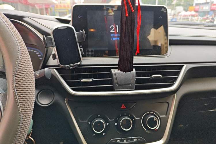 Used Wuling Hongguang S3 2019 1.5L Manual Comfort Model China VI Standard Audio And AC Panel