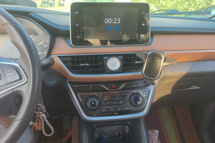 Used Wuling Hongguang S3 2019 1.5L Manual Luxury Model China VI Standard Audio And AC Panel