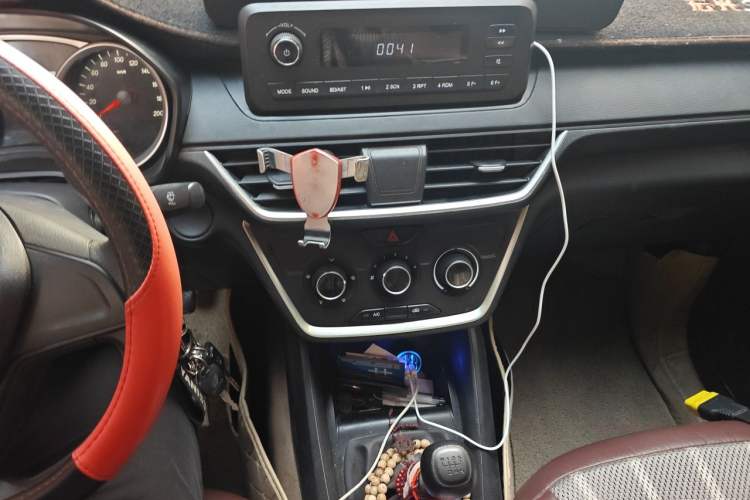 Used Wuling Hongguang S3 2019 1.5L Manual Standard Version China VI Standard Audio And AC Panel