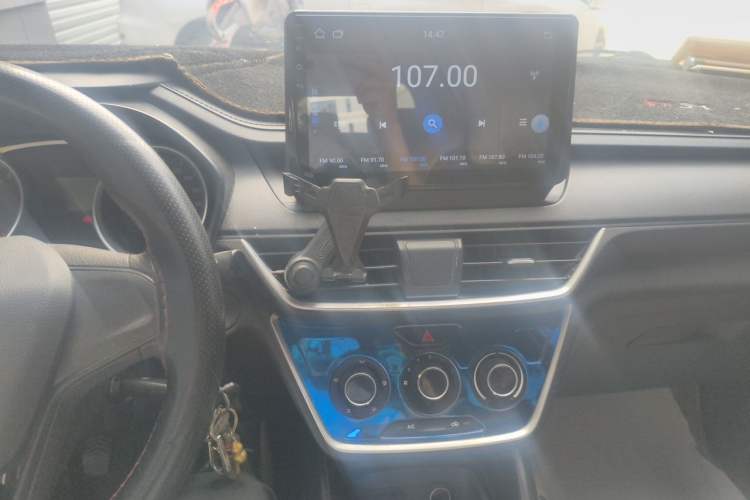 Used Wuling Hongguang S3 2019 1.5L Manual Standard Version China VI Standard Audio And AC Panel