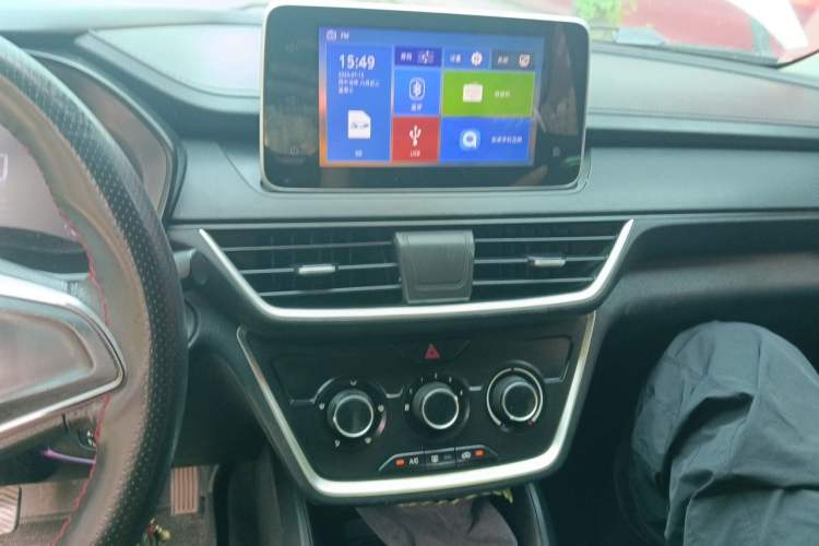 Used Wuling Hongguang S3 2019 1.5L Manual Comfort Model China VI Standard Audio And AC Panel