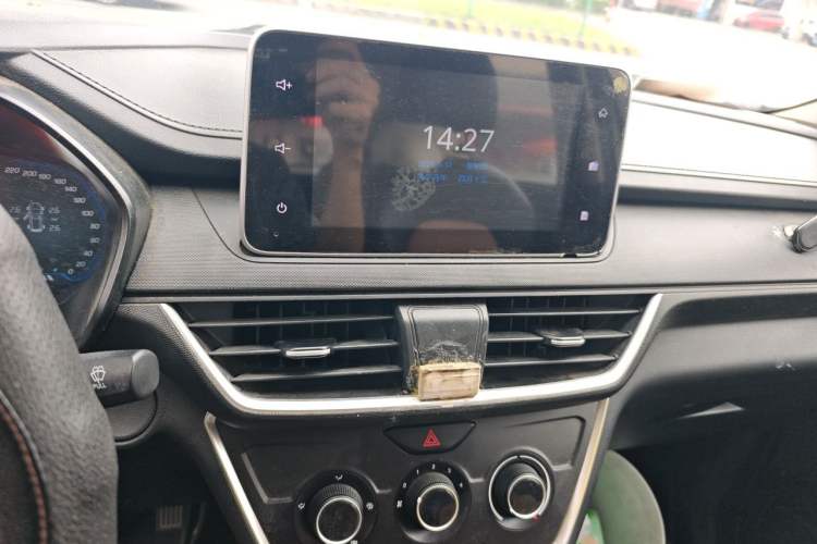 Used Wuling Hongguang S3 2019 1.5L Manual Comfort Model China VI Standard Audio And AC Panel