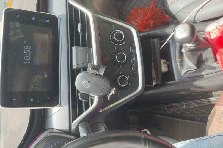 Used Wuling Hongguang S3 2019 1.5L Manual Comfort Model China VI Standard Audio And AC Panel