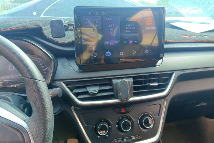 Used Wuling Hongguang S3 2019 1.5L Manual Comfort Model China VI Standard Audio And AC Panel