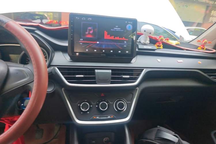 Used Wuling Hongguang S3 2019 1.5L Manual Standard Version China VI Standard Audio And AC Panel