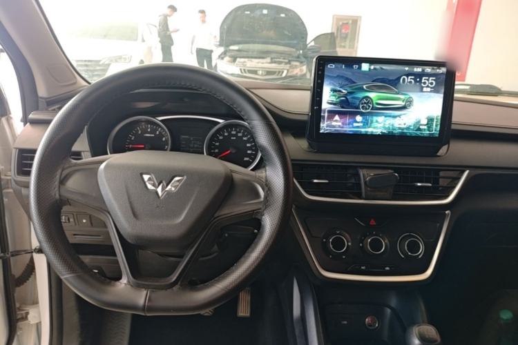 Used Wuling Hongguang S3 2019 1.5L Manual Standard Version China VI Standard Center Console