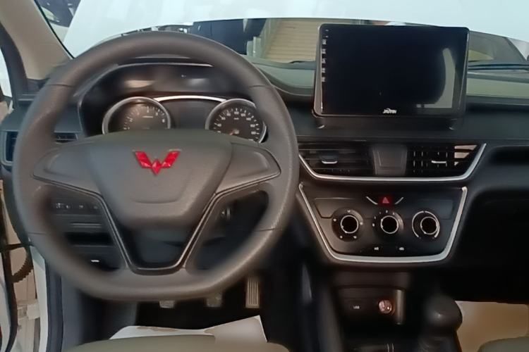 Used Wuling Hongguang S3 2019 1.5L Manual Standard Version China VI Standard Center Console