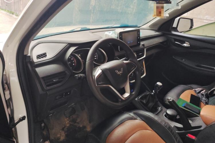 Used Wuling Hongguang S3 2019 Automatic Clutch Version 1.5L Manual Comfort Model China V Standard Center Console