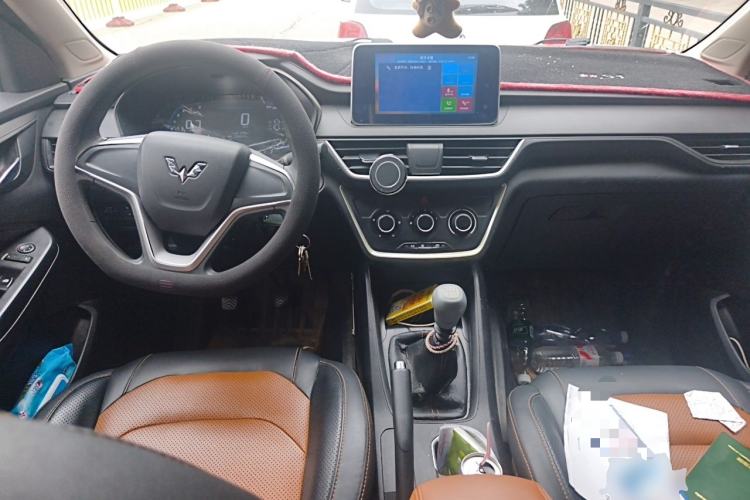 Used Wuling Hongguang S3 2019 1.5L Manual Comfort Model China VI Standard Center Console