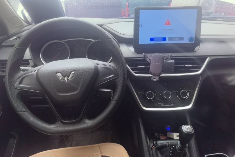 Used Wuling Hongguang S3 2019 1.5L Manual Standard Version China VI Standard Center Console