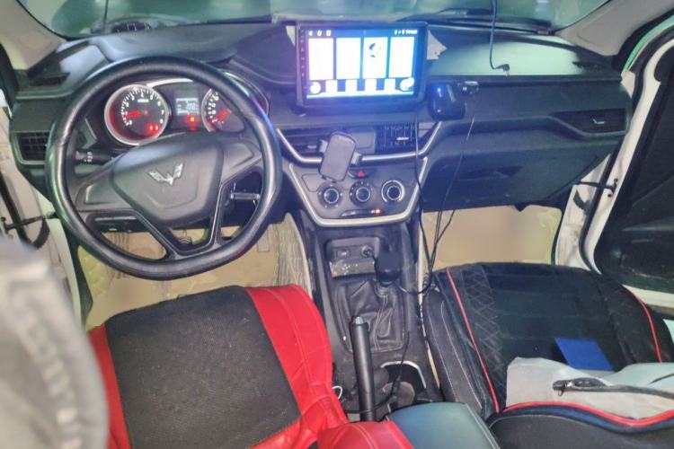 Used Wuling Hongguang S3 2019 1.5L Manual Standard Version China VI Standard Center Console