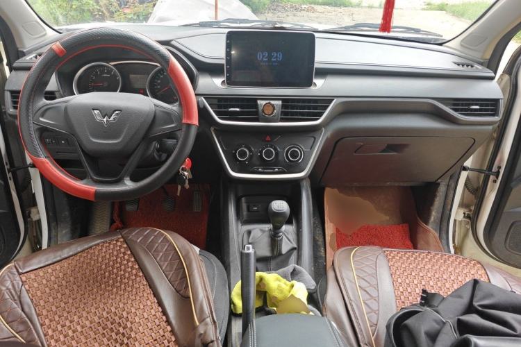 Used Wuling Hongguang S3 2019 1.5L Manual Standard Version China VI Standard Center Console