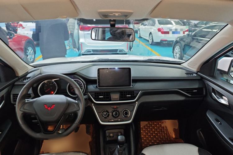 Used Wuling Hongguang S3 2019 1.5L Manual Standard Version China VI Standard Center Console