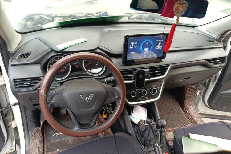 Used Wuling Hongguang S3 2019 1.5L Manual Standard Version China VI Standard Center Console