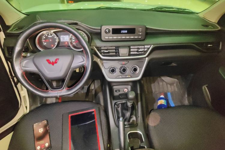 Used Wuling Hongguang S3 2019 1.5L Manual Standard Version China VI Standard Center Console