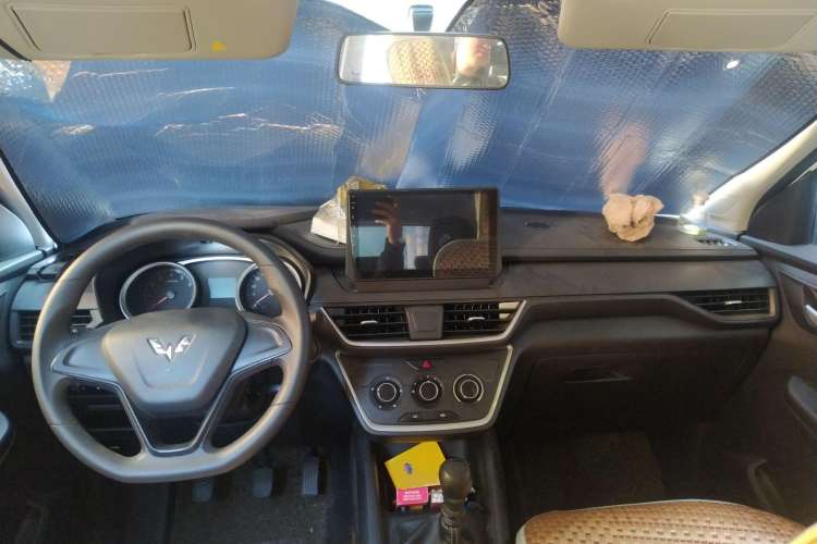 Used Wuling Hongguang S3 2019 1.5L Manual Standard Version China VI Standard Center Console