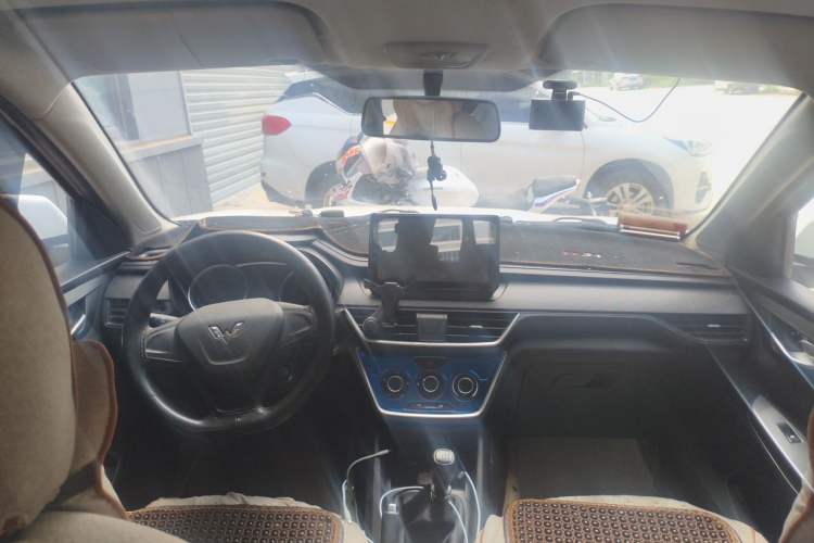 Used Wuling Hongguang S3 2019 1.5L Manual Standard Version China VI Standard Center Console