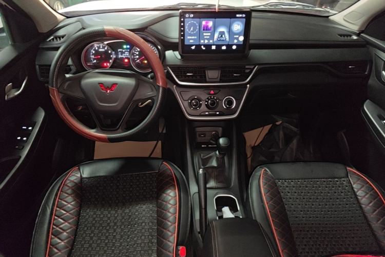 Used Wuling Hongguang S3 2019 1.5L Manual Standard Version China VI Standard Center Console