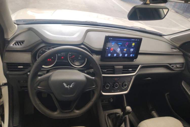 Used Wuling Hongguang S3 2019 1.5L Manual Standard Version China VI Standard Center Console