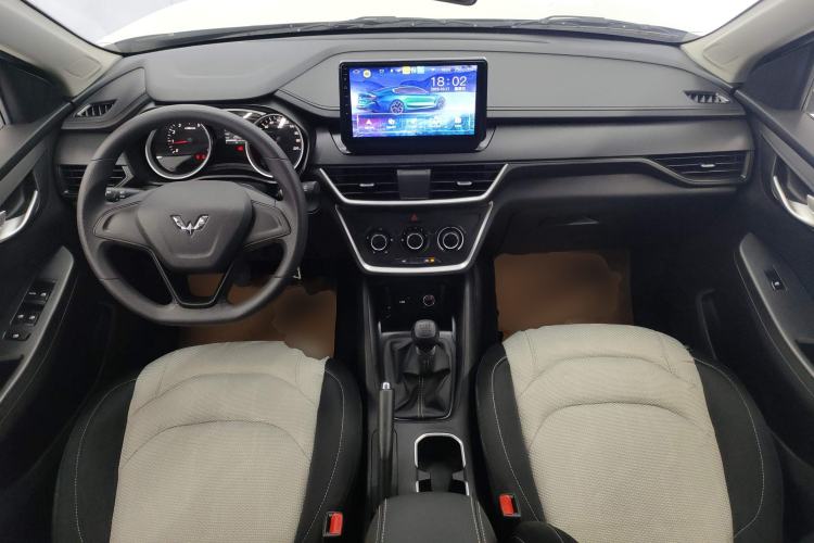 Used Wuling Hongguang S3 2019 1.5L Manual Standard Version China VI Standard Center Console
