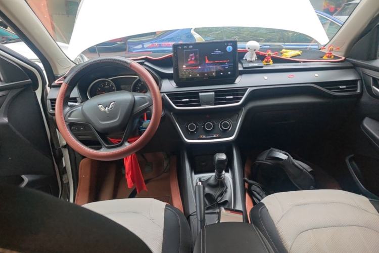 Used Wuling Hongguang S3 2019 1.5L Manual Standard Version China VI Standard Center Console
