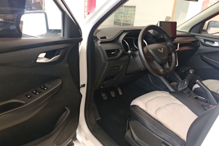 Used Wuling Hongguang S3 2019 1.5L Manual Standard Version China VI Standard Driver Seat