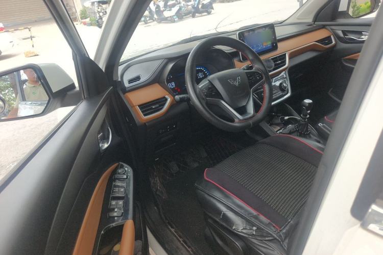 Used Wuling Hongguang S3 2019 1.5L Manual Luxury Model China VI Standard Driver Seat