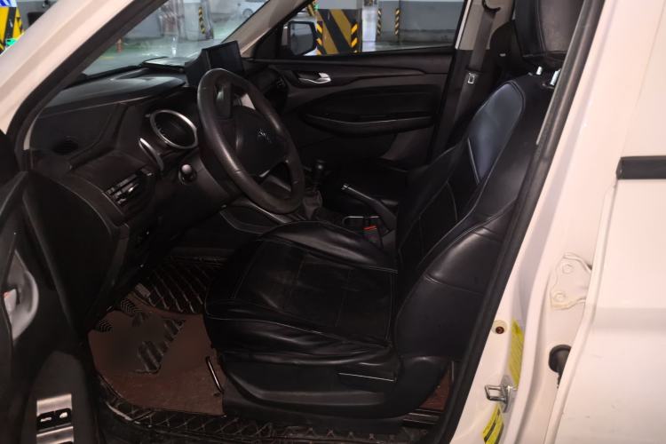 Used Wuling Hongguang S3 2019 1.5L Manual Comfort Model China VI Standard Driver Seat