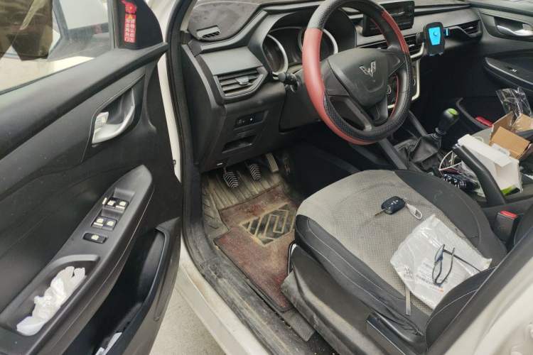 Used Wuling Hongguang S3 2019 1.5L Manual Standard Version China VI Standard Driver Seat