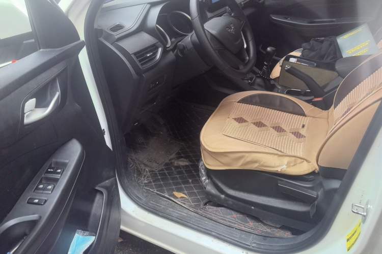 Used Wuling Hongguang S3 2019 1.5L Manual Standard Version China VI Standard Driver Seat