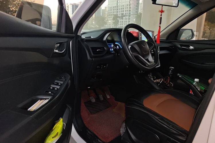 Used Wuling Hongguang S3 2019 1.5T Manual Comfort Edition China VI Standard Driver Seat