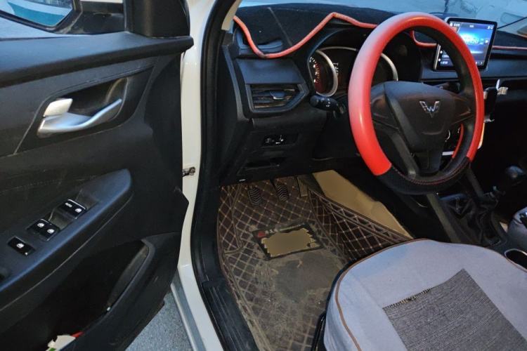 Used Wuling Hongguang S3 2019 1.5L Manual Standard Version China VI Standard Driver Seat