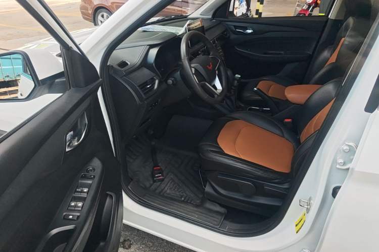Used Wuling Hongguang S3 2019 1.5L Manual Comfort Model China VI Standard Driver Seat