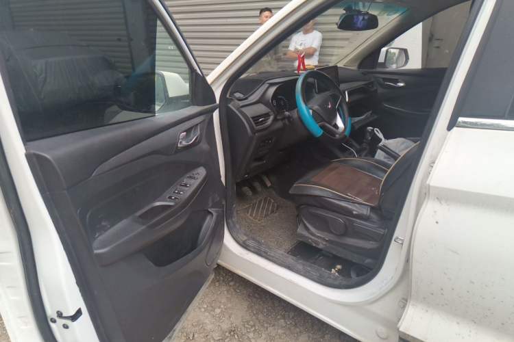 Used Wuling Hongguang S3 2019 Automatic Clutch Version 1.5L Manual Comfort Model China V Standard Driver Seat
