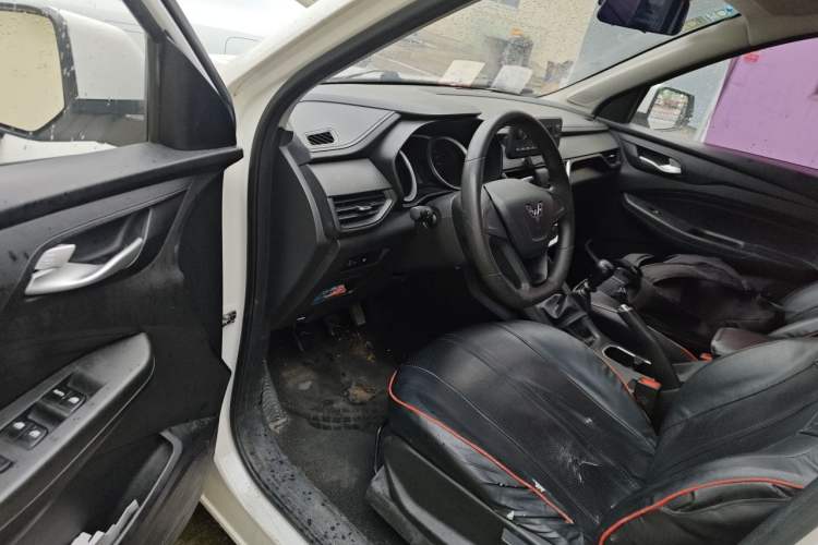 Used Wuling Hongguang S3 2019 1.5L Manual Standard Version China VI Standard Driver Seat