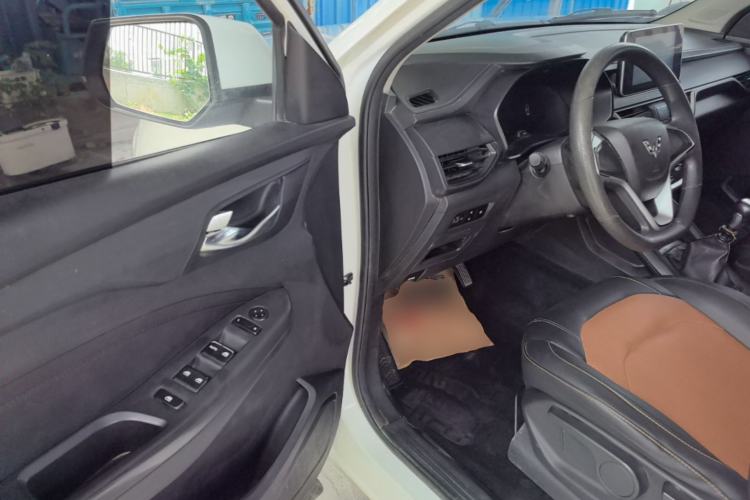 Used Wuling Hongguang S3 2019 1.5L Manual Comfort Model China VI Standard Driver Seat