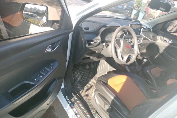 Used Wuling Hongguang S3 2019 1.5L Manual Comfort Model China VI Standard Driver Seat