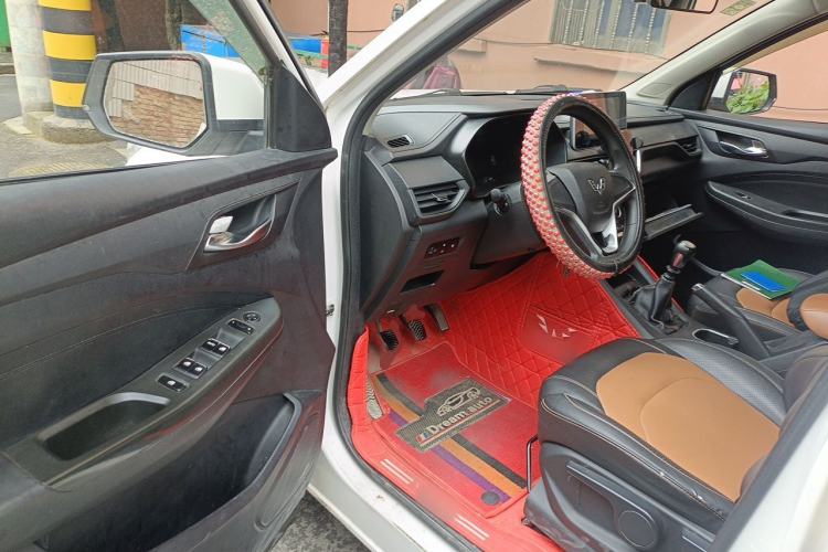 Used Wuling Hongguang S3 2019 1.5L Manual Comfort Model China VI Standard Driver Seat