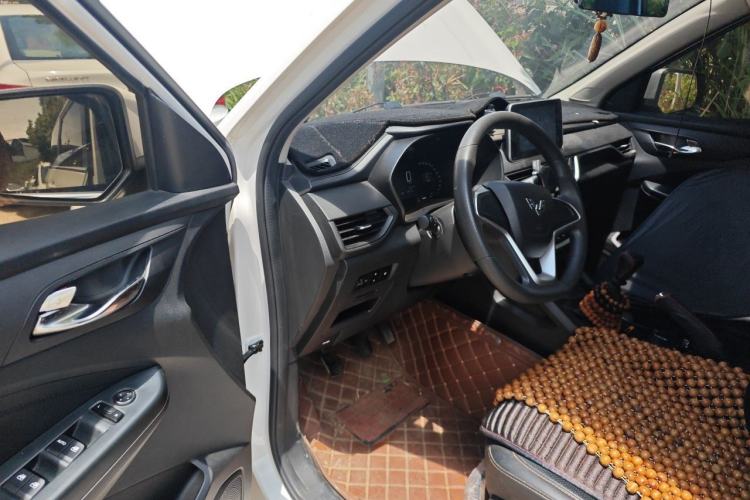 Used Wuling Hongguang S3 2019 1.5L Manual Comfort Model China VI Standard Driver Seat