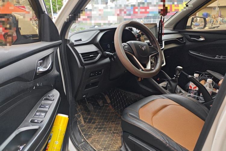Used Wuling Hongguang S3 2019 1.5L Manual Comfort Model China VI Standard Driver Seat