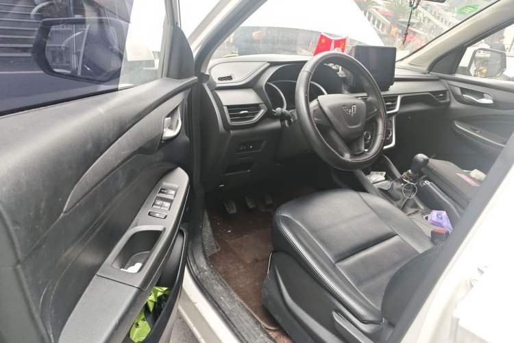 Used Wuling Hongguang S3 2019 1.5L Manual Standard Version China VI Standard Driver Seat