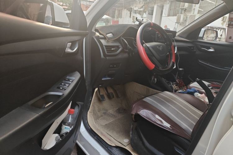 Used Wuling Hongguang S3 2019 1.5L Manual Standard Version China VI Standard Driver Seat