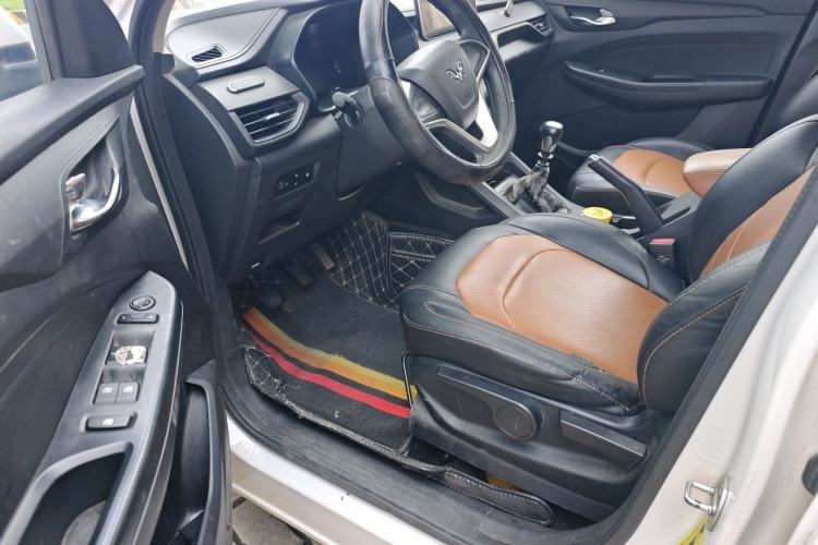 Used Wuling Hongguang S3 2019 1.5L Manual Comfort Model China VI Standard Driver Seat