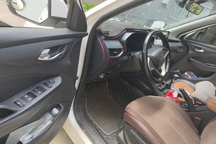 Used Wuling Hongguang S3 2019 1.5L Manual Comfort Model China VI Standard Driver Seat