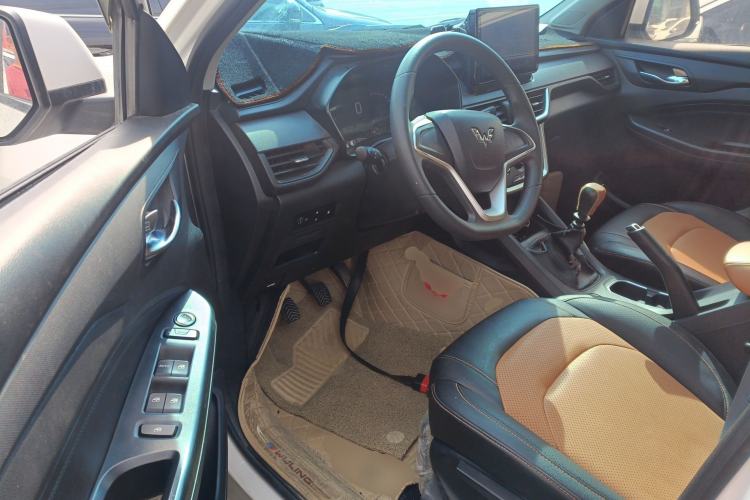 Used Wuling Hongguang S3 2019 1.5L Manual Comfort Model China VI Standard Driver Seat