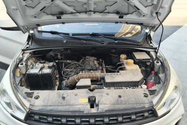 Used Wuling Hongguang S3 2019 1.5L Manual Standard Version China VI Standard Engine Bay