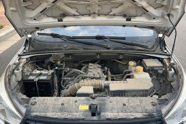 Used Wuling Hongguang S3 2019 1.5L Manual Standard Version China VI Standard Engine Bay