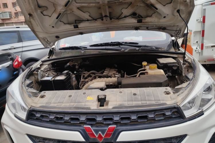 Used Wuling Hongguang S3 2019 1.5L Manual Standard Version China VI Standard Engine Bay