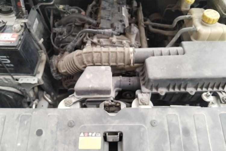 Used Wuling Hongguang S3 2019 1.5L Manual Standard Version China VI Standard Engine Bay