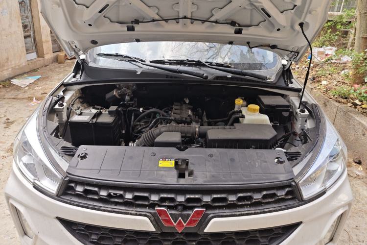 Used Wuling Hongguang S3 2019 1.5L Manual Standard Version China VI Standard Engine Bay